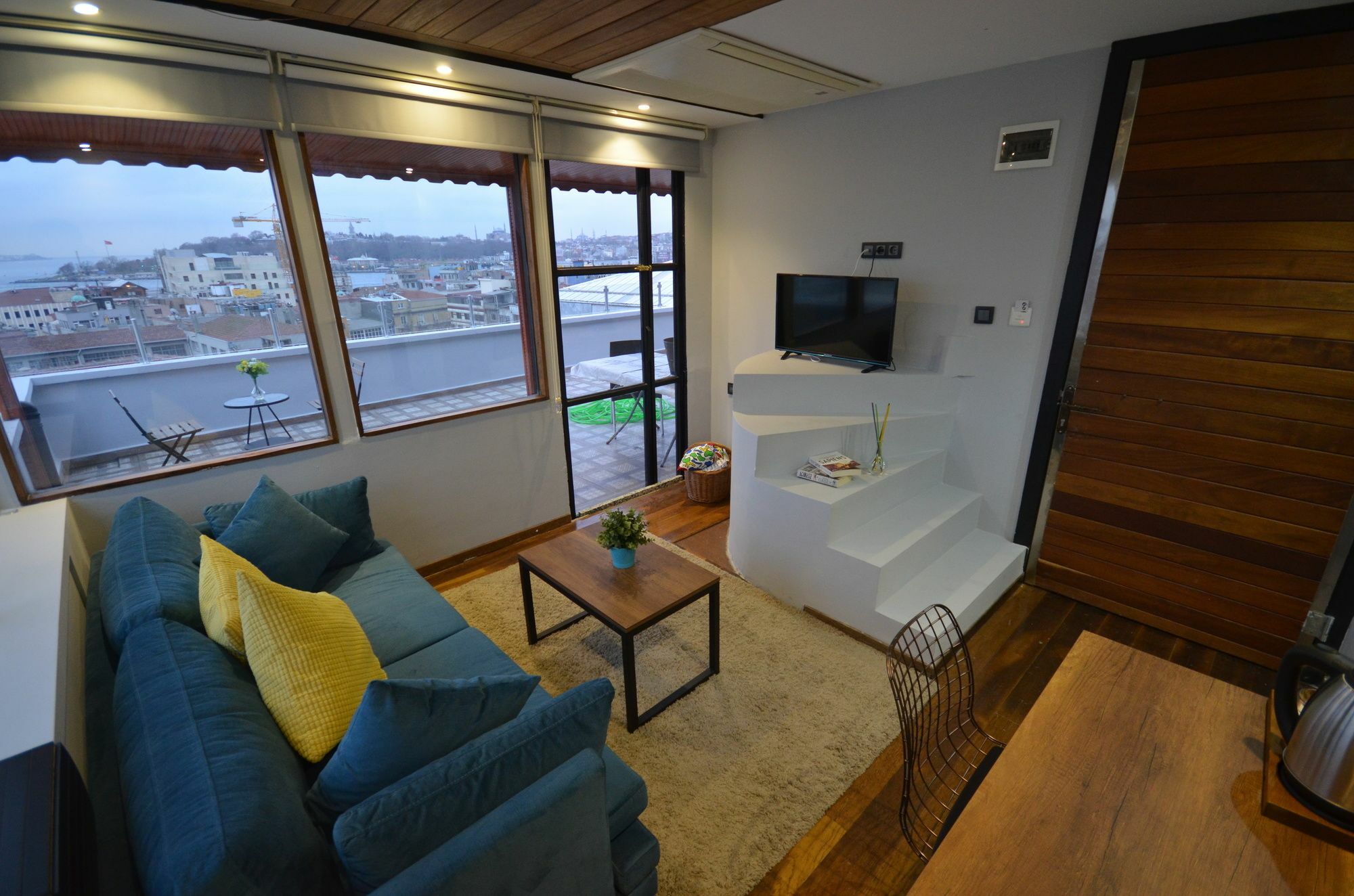 Uenver Galata Apart Istanbul Exterior photo